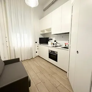  Appartamento Small House Near The Station Italia